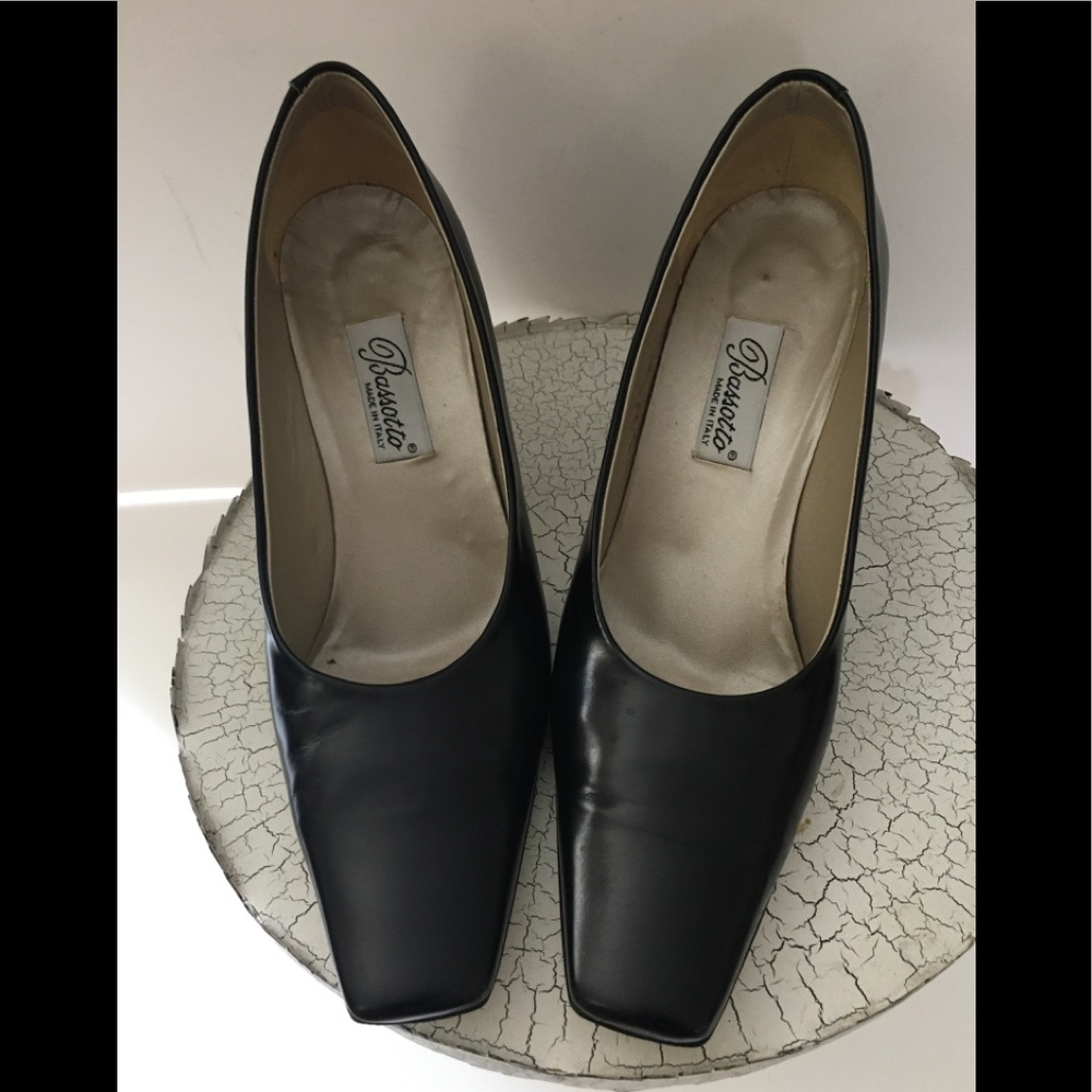 VTG Bassotto Black Block Heal -Square  Toe Pump